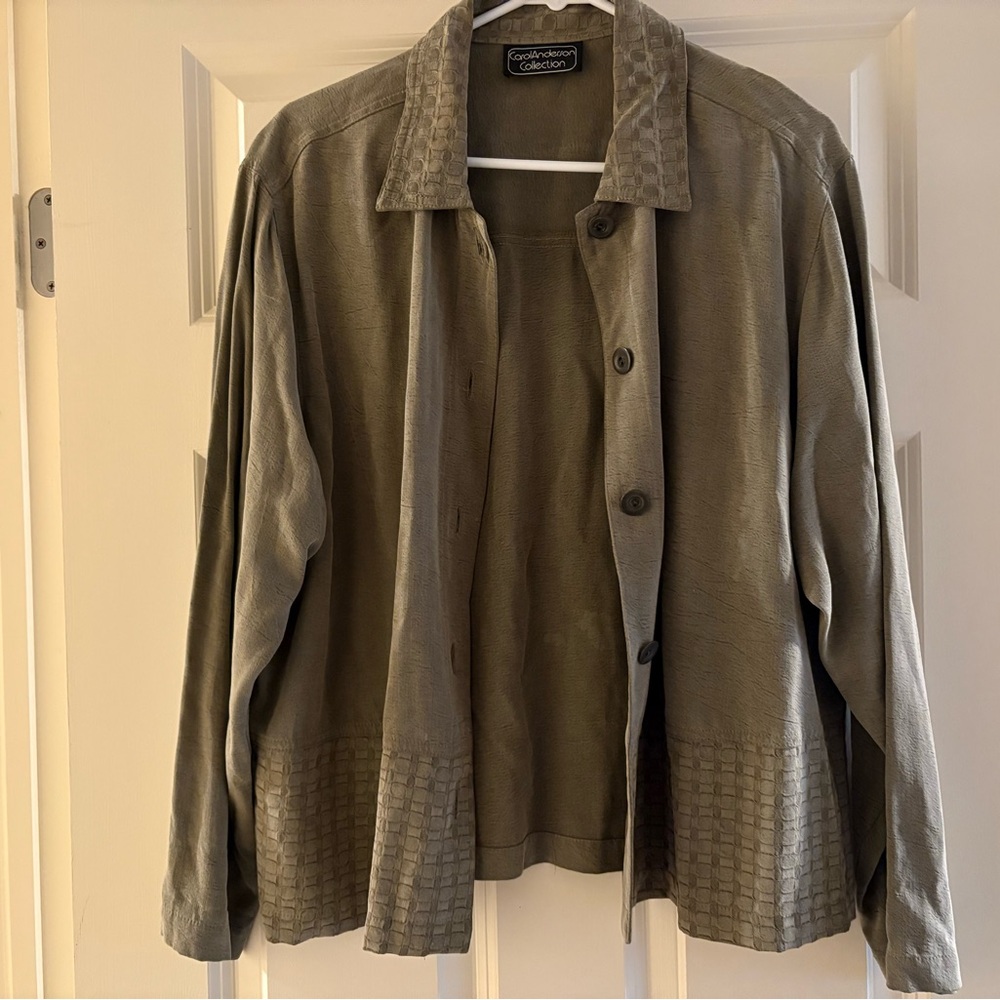 Chic Olive Blazer with Textured Accents